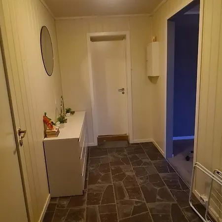 Leiligheten Pa Tomasjordnesvegen アパート トロムソ